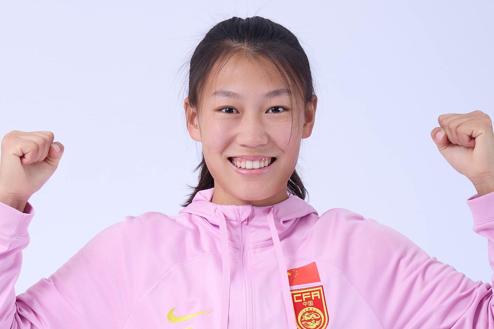 2004年2月13日出生,陕西汉中人,中国女子足球运动员,场上司职前锋