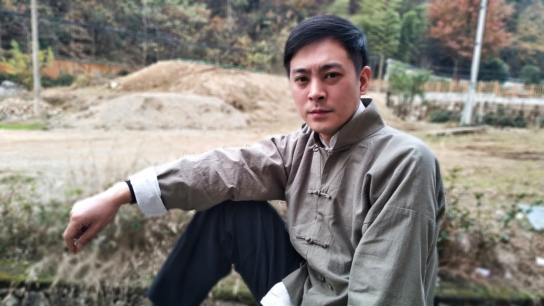  p>孔明,中国内地影视演员,出品人,出生于江苏,身高181cm,曾服役于