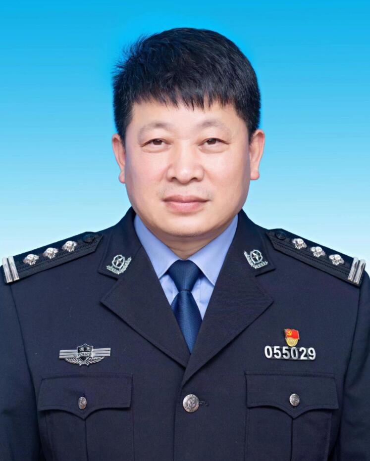 data-id="tlacpjdeyjgu">现任湖北省洪湖市人民政府党组成员,副市长