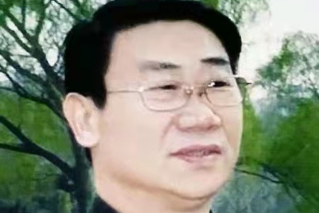 id="szujevejkxgs">张德志,男,汉族,中国籍,河南项城市人(现定居北京)