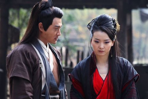  /p> p>主要讲述了"老伯"孙玉伯的孙府与万鹏王的十二飞鹏帮相互对峙