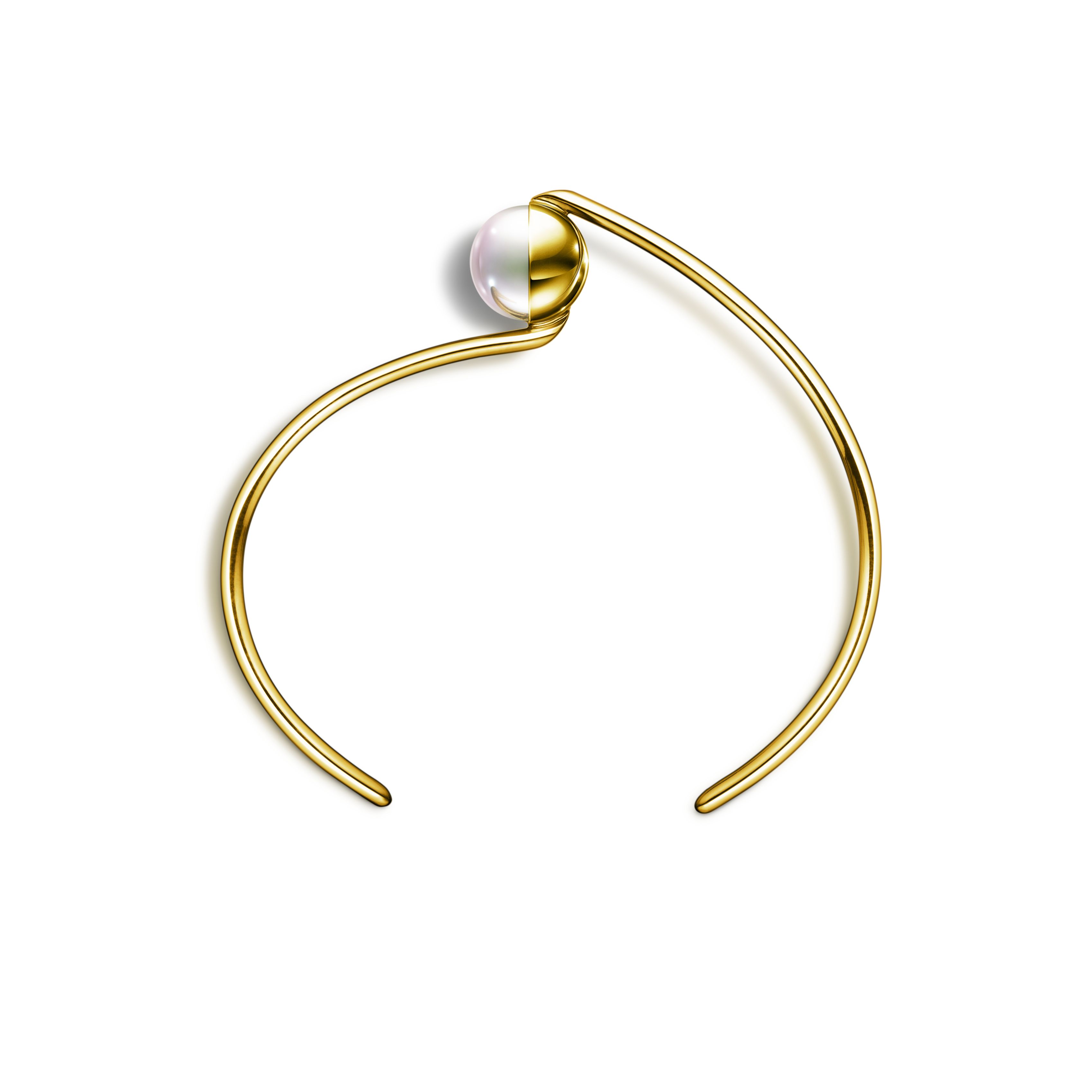 拥有品牌专属的珍珠养殖场.除了珍珠,钻石也是tasaki珠宝的核心元素