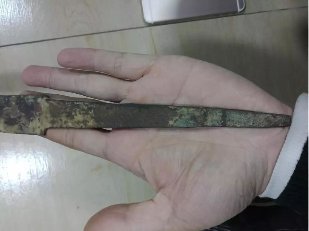 抗战大刀的宋代祖先，精工制作的夹钢宋手刀什么样？_百科TA说
