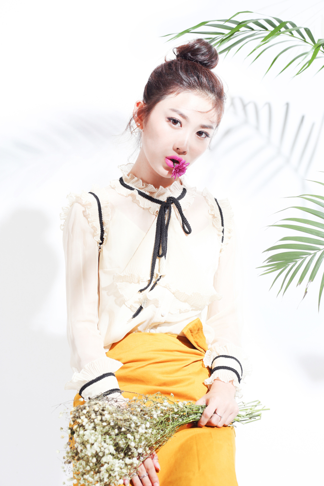  p>辛嘉宝,中国内地女主持人,毕业于 a target="_blank" href="/item