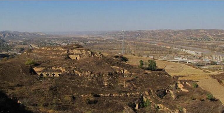  p>西夏罗兀城遗址位于 a target="_blank" href="/item/榆林/951162"