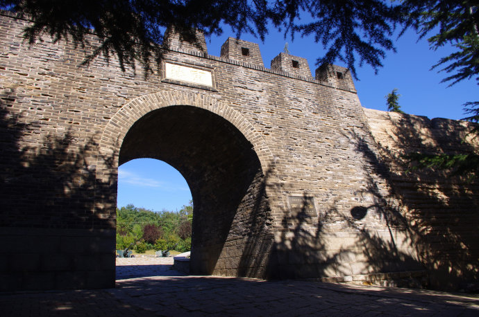  p>烟台西炮台位于山东省 a href="#" data-lemmaid="781552">烟台市 