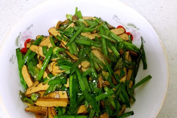 韭菜苔豆腐干炒肉丝
