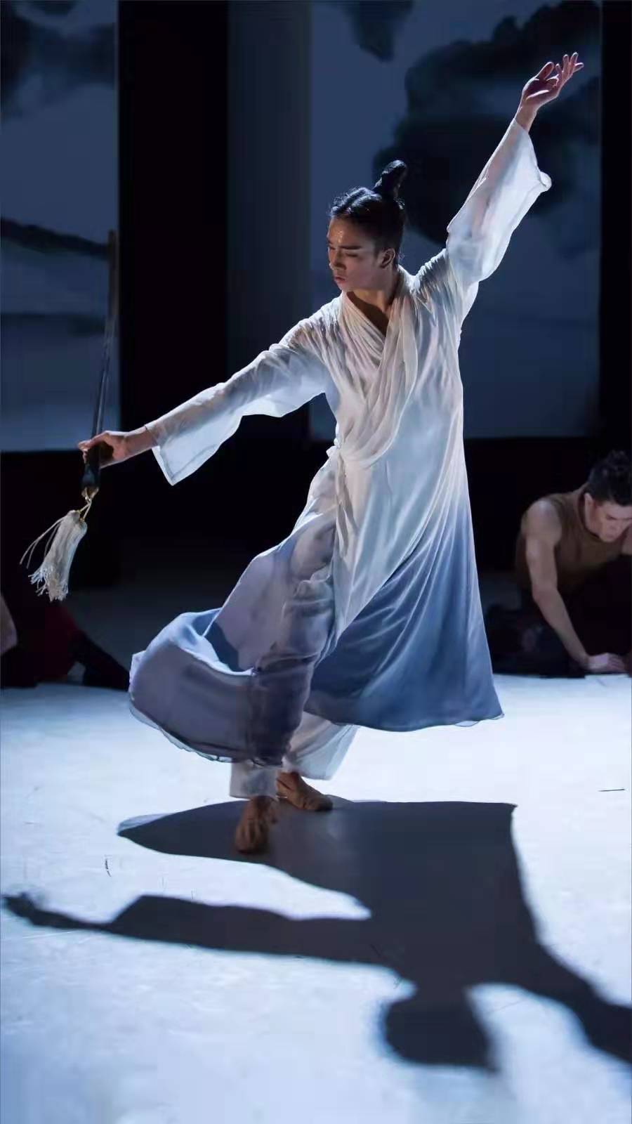 id="gnzogi1hf9">胡阳,1991年出生于湖北省武汉市,中国内地舞蹈演员