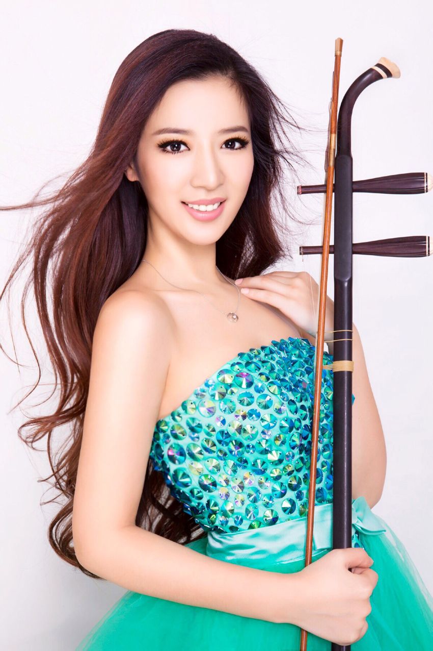  p data-id="gnyuhr53pa">许慧,女,青年二胡演奏家,2014年成为新十大