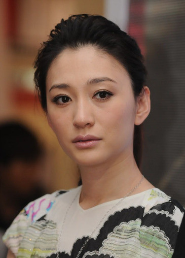  p>李小冉,1976年5月8日出生于北京市,中国内地女演员,毕业于北京舞蹈