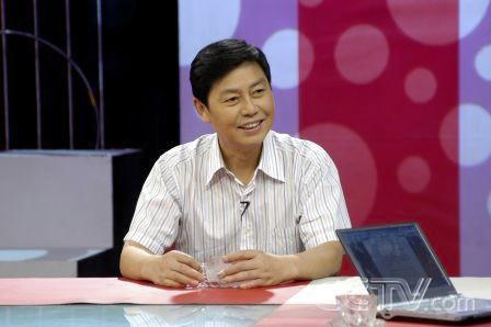  p>黄新德,1947年8月出生于安徽安庆市怀宁县,第二批国家级非物质文化