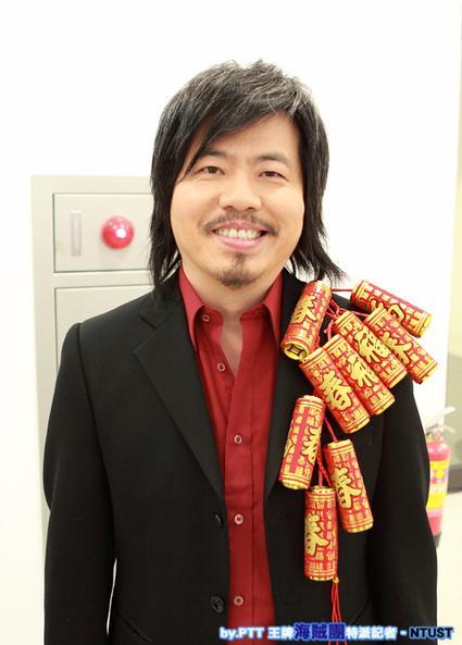  p data-id="gnt5zfexgq">黄国伦,1962年11月8日出生于中国台湾省