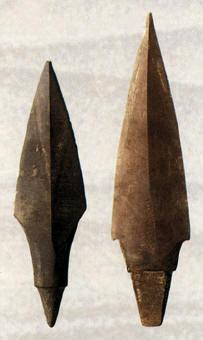 桂叶形石镞