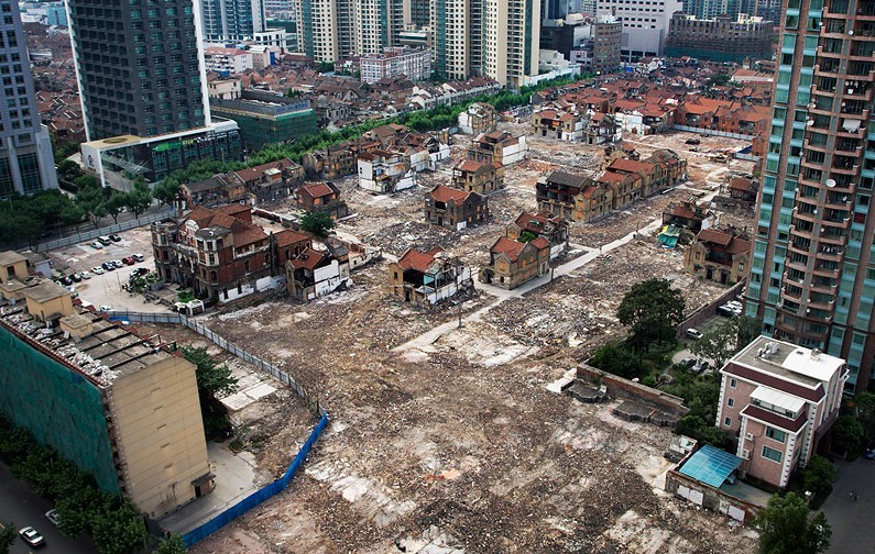  p>大中里始建于1925年的"大中里"曾经是上海市内保存最完整,规模最大