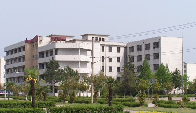  p>凤台县第十中学,又名 b>凤台十中 /b>,位于安徽省淮南市 a href="