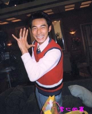  p>李李仁,1974年1月6日出生于台湾,中国台湾男演员,歌手,主持人.