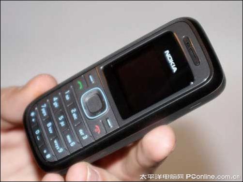  p>诺基亚1208手机采用经典的直板造型,102×44.1×17.