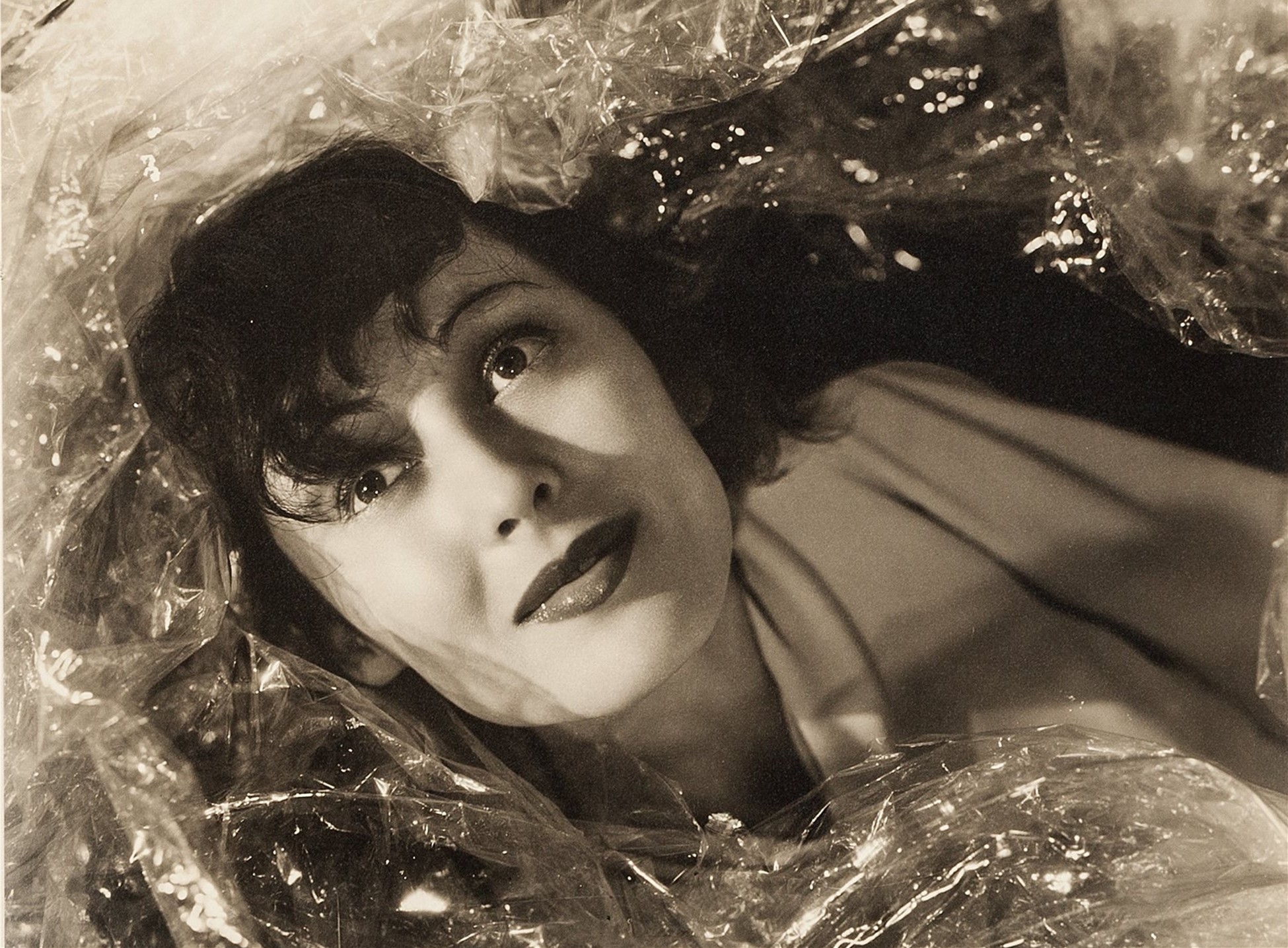 1910年1月12日—2014年12月29日),出生于奥地利维也纳,美国电影女演员