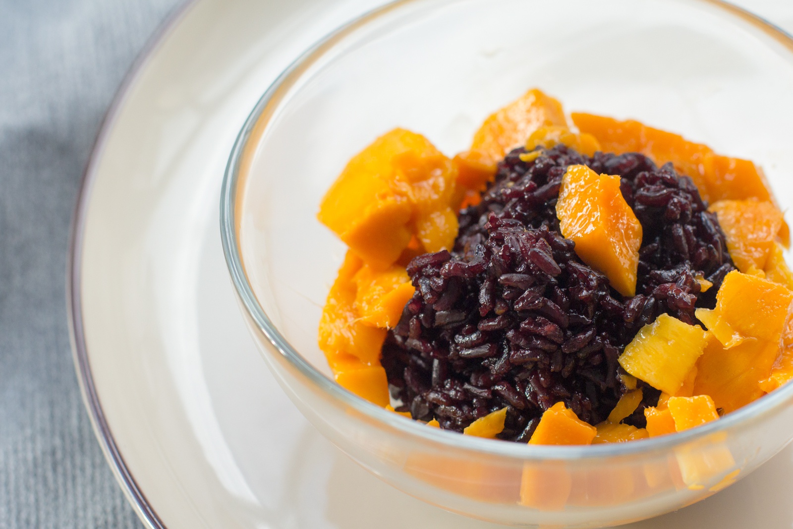 芒果酸奶紫米露