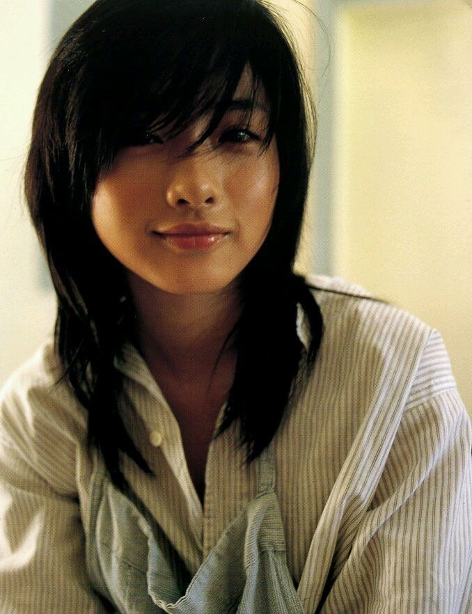  p>石原里美,1986年12月24日出生于日本东京都,日本女演员,主持人.