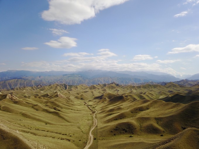玛纳斯河大峡谷