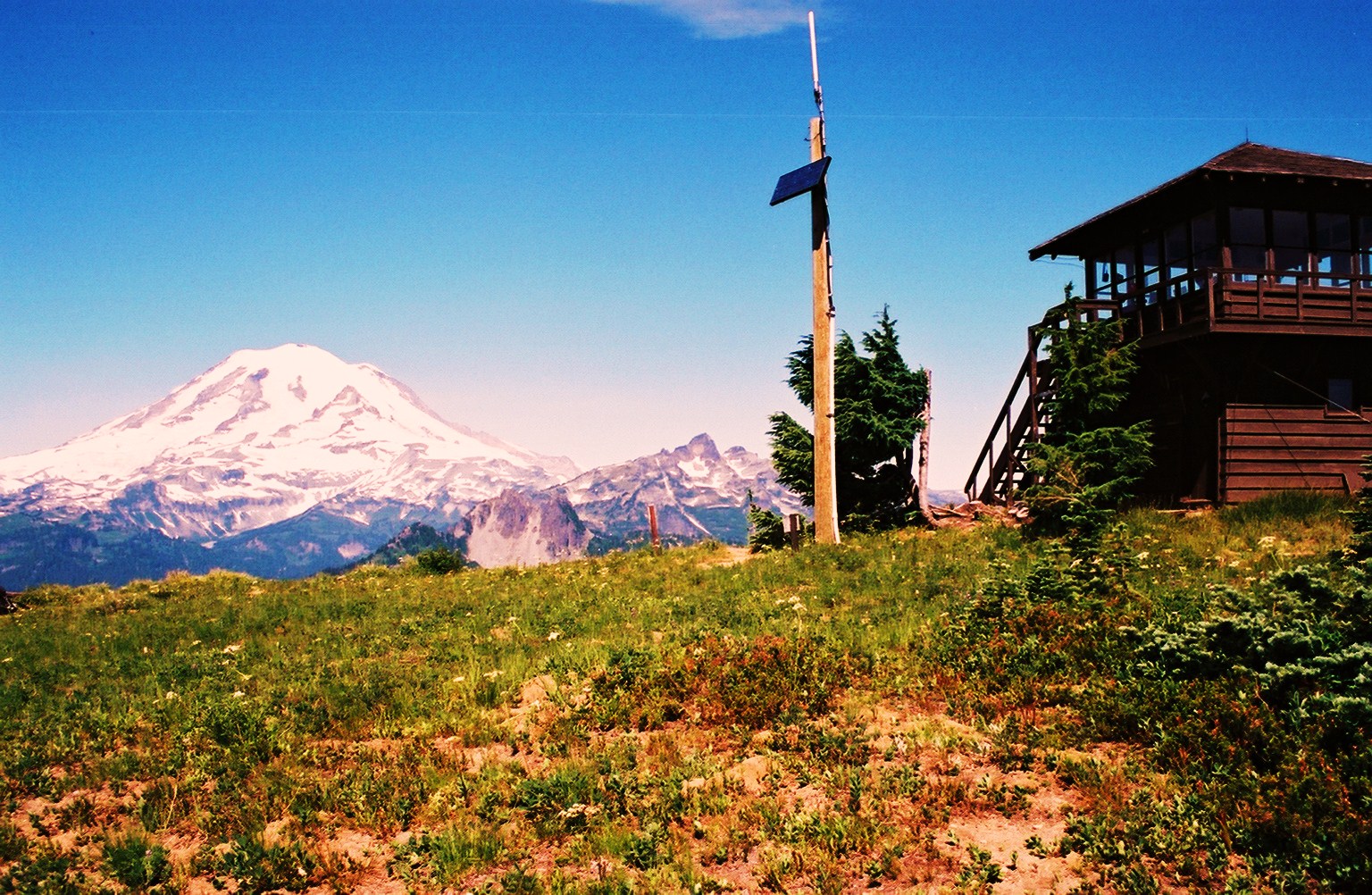  p>瑞尼尔山国家公园(mount rainier national park)也译作雷尼尔山