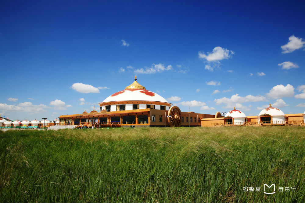  p>锡林九曲景区位于 a target="_blank" href="/item/锡林浩特市