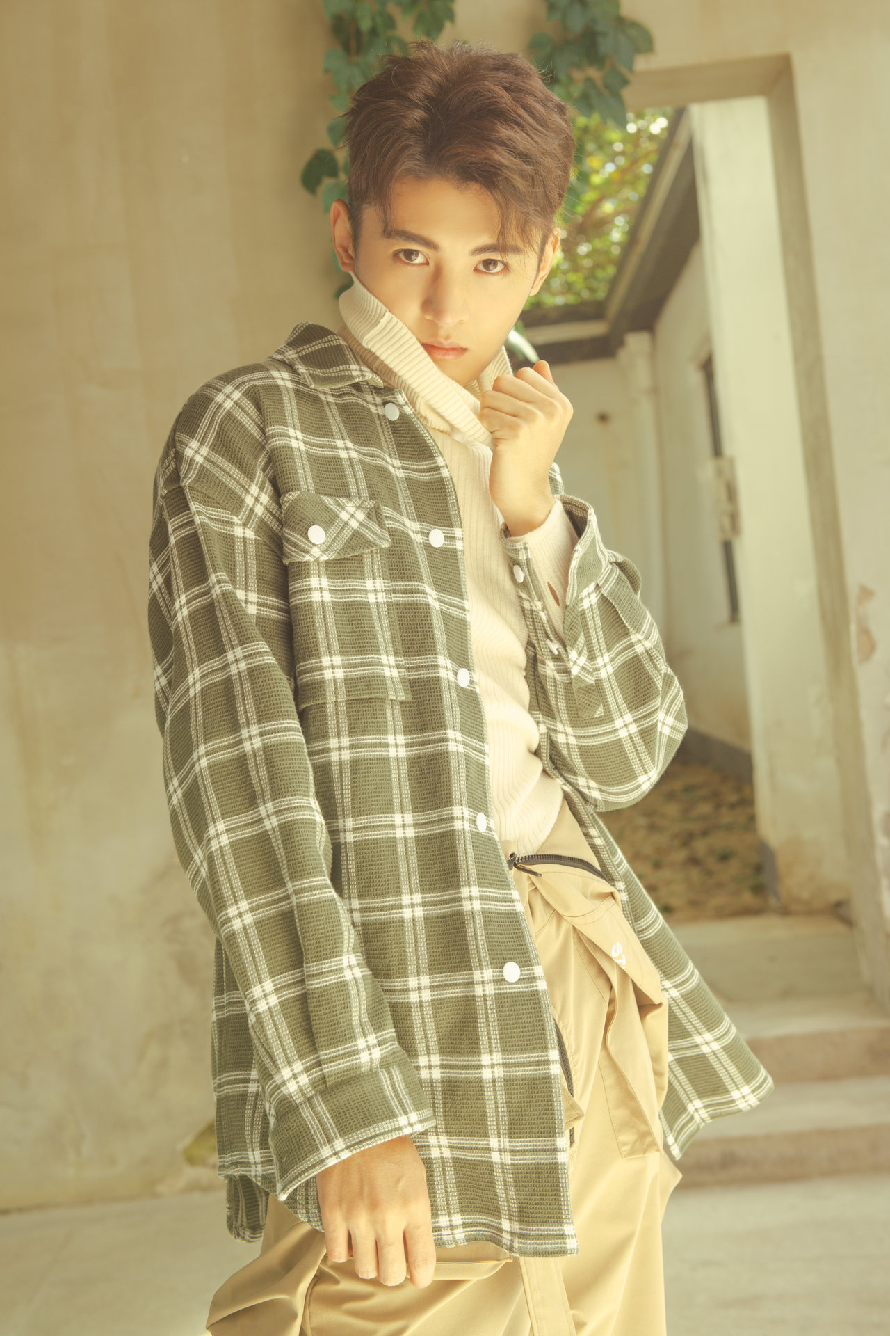  p data-id="gnwnna8msz">周骏超,11月21日出生于上海市,中国内地男