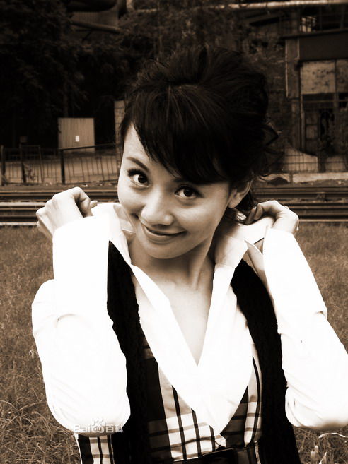  p>石琼璘,1979年10月23日出生于湖南长沙,中国内地节目主持人,毕业于