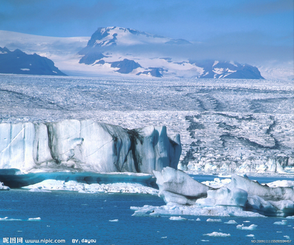  p>极地或高山地区地表上多年存在并具有沿地面运动状态的天然冰体.