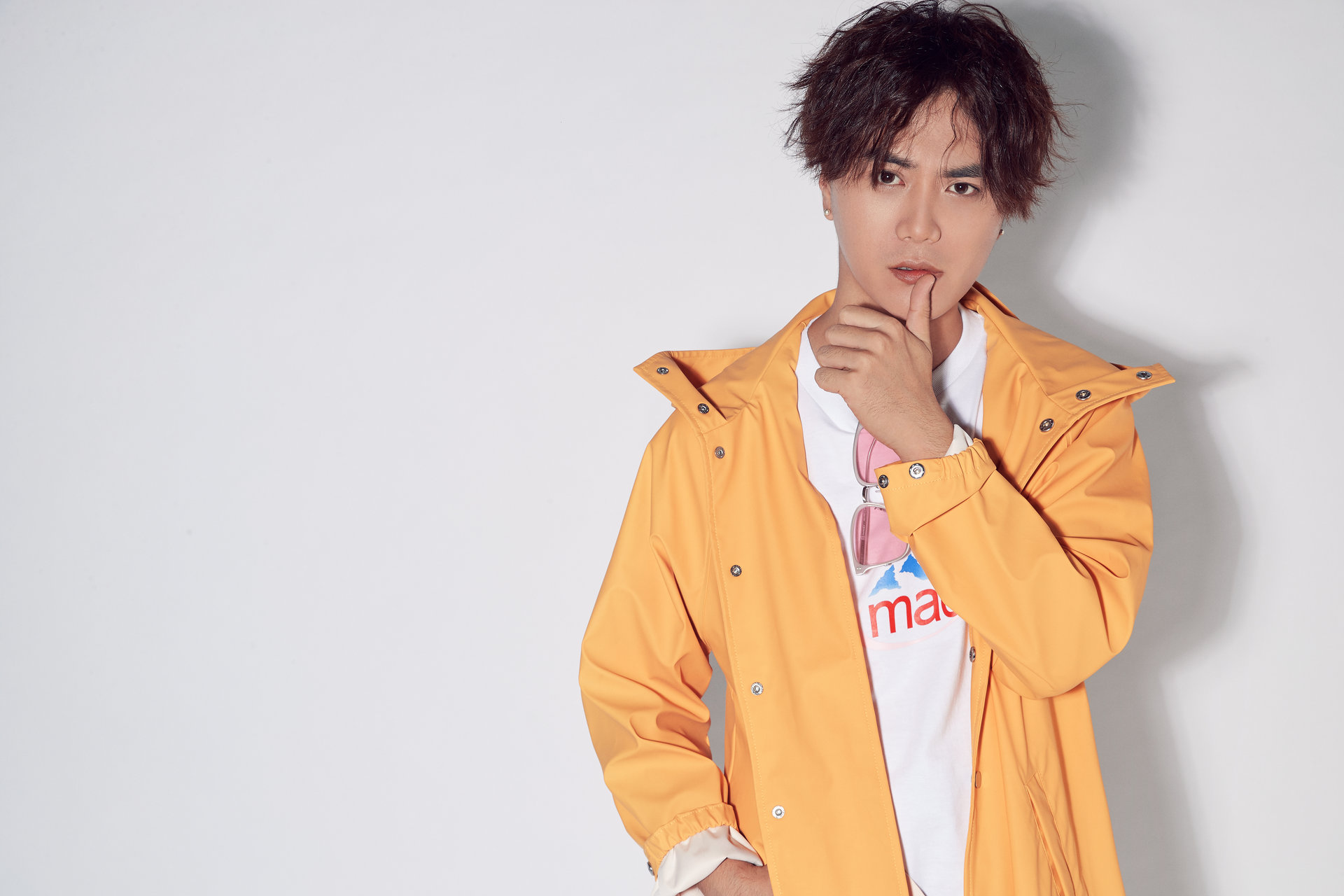 i6rjc">陆虎,1986年4月24日出生于河南省周口市,中国内地流行乐男歌手