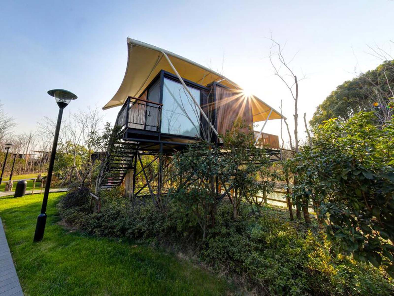  p>上海国际旅游度假区位于上海浦东中部地区,规划面积约24.