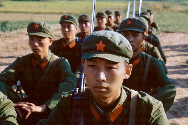  p>中国人民解放军65式军服,是解放军装备时间最长