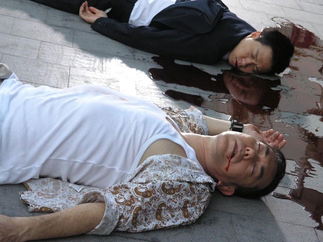  p>《寄生人》是由何平执导, a href="#" data-lemmaid="46255">