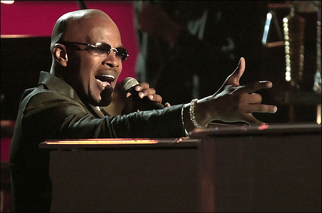  p>雷·查尔斯(ray charles,1930年9月23日—2004年6月10日),出生于