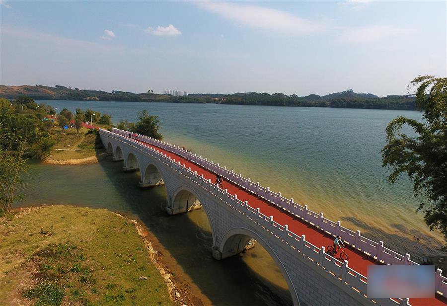  p data-id="gnc0xtv10w">环江滨水大道,起于柳州市河东大桥东端桥头