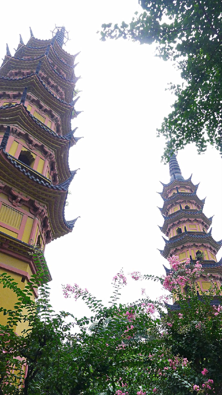  p>苏州双塔又称罗汉院双塔,位于江苏省 a target="_blank" href="