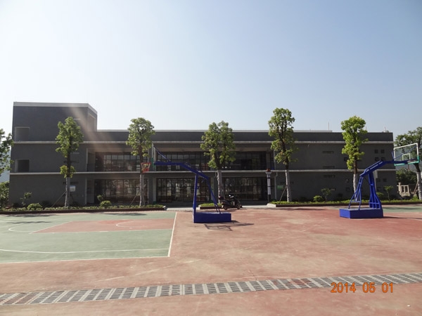data-id="gnbaymhq33">贵州省江口中学创建于1942年,位于贵州省铜仁市