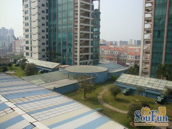  p>盈锋广场位于东莞城区东端,东纵大道和东城中路交汇处,地理位置