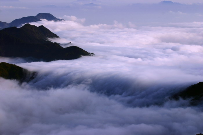 lg8t">凤阳山,位于浙江 a target="_blank" href="/item/龙泉/40463"