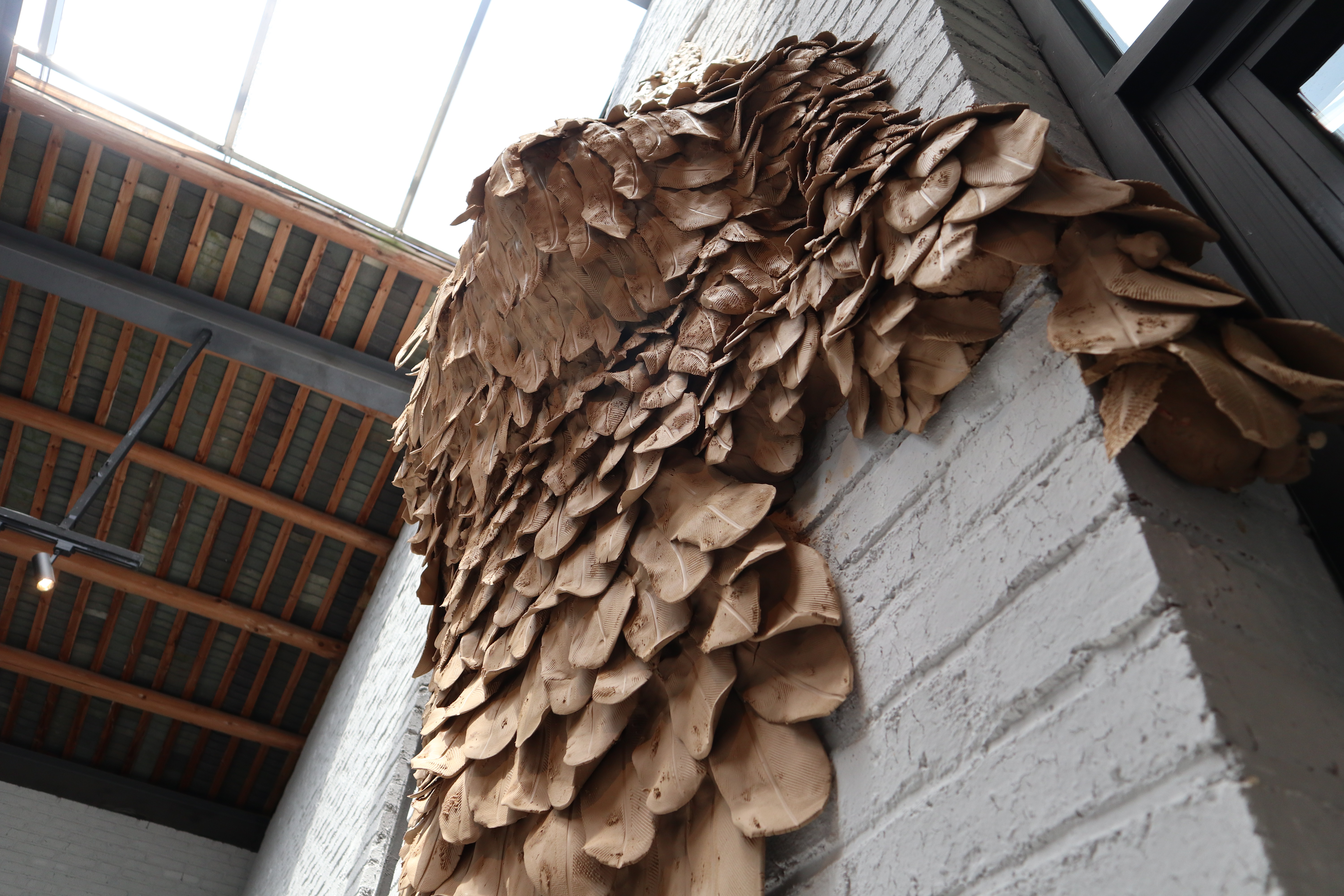 《蜕变》是周志明于2020年创作的装置作品