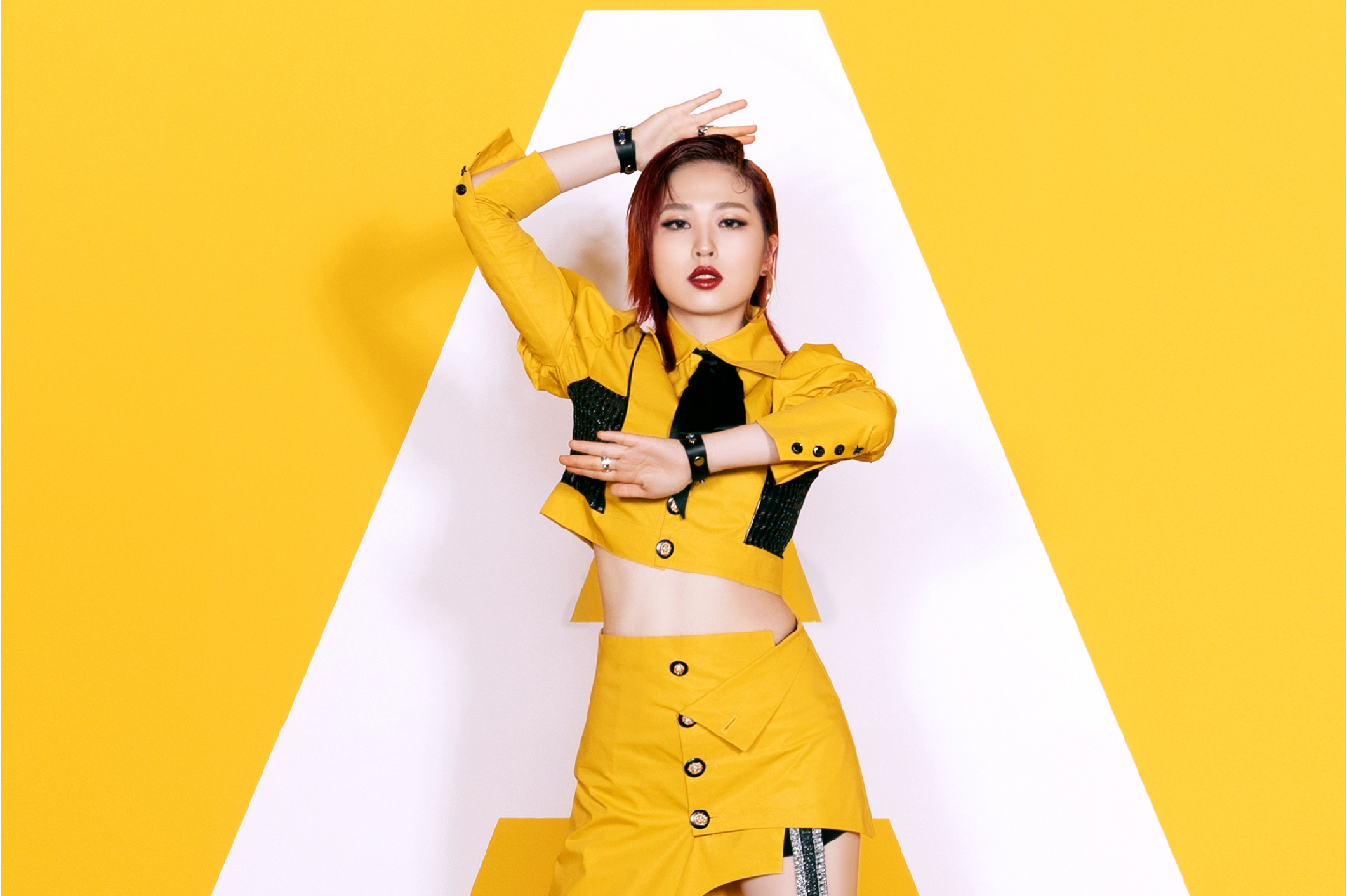 p>abby,本名吉星月,2000年4月17日出生于河南省,中国内地流行乐女歌手