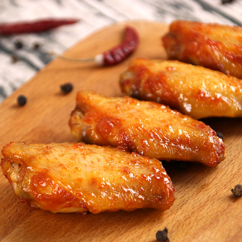  p data-id="gn6wpij1su">盐焗烤鸡翅是以鸡翅