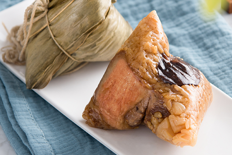  p data-id="gnarc617tr">闽南粽子是福建省传统的地方名点,端午节