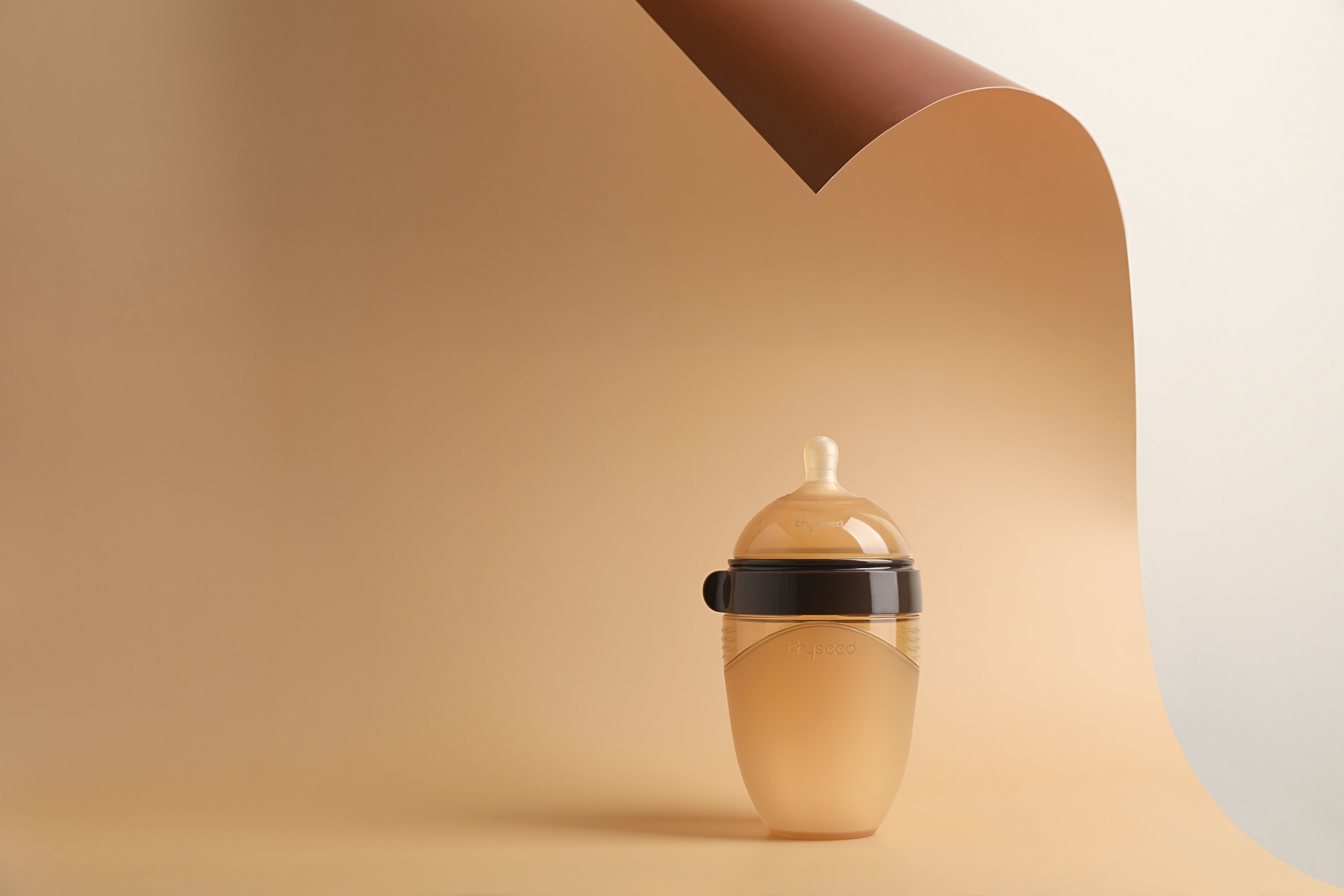 专为断奶期宝宝和不接受普通奶瓶的宝宝研发设计