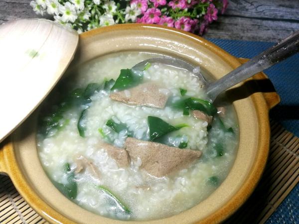 枸杞叶瘦肉粥