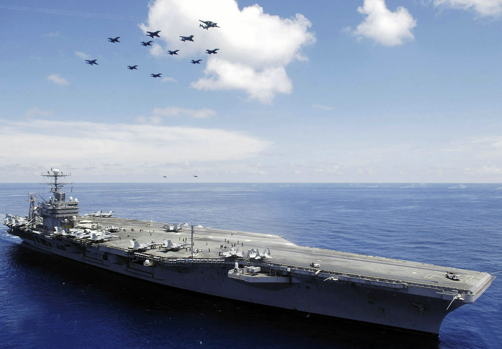 号航空母舰(英文:uss abraham lincoln,舷号:cvn-72,简称:林肯号航母)