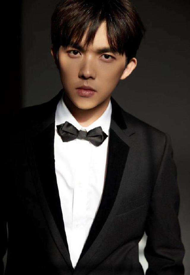  p data-id="sun6dm1ad9xv">李柄熹,1995年9月10日出生,小提琴手.