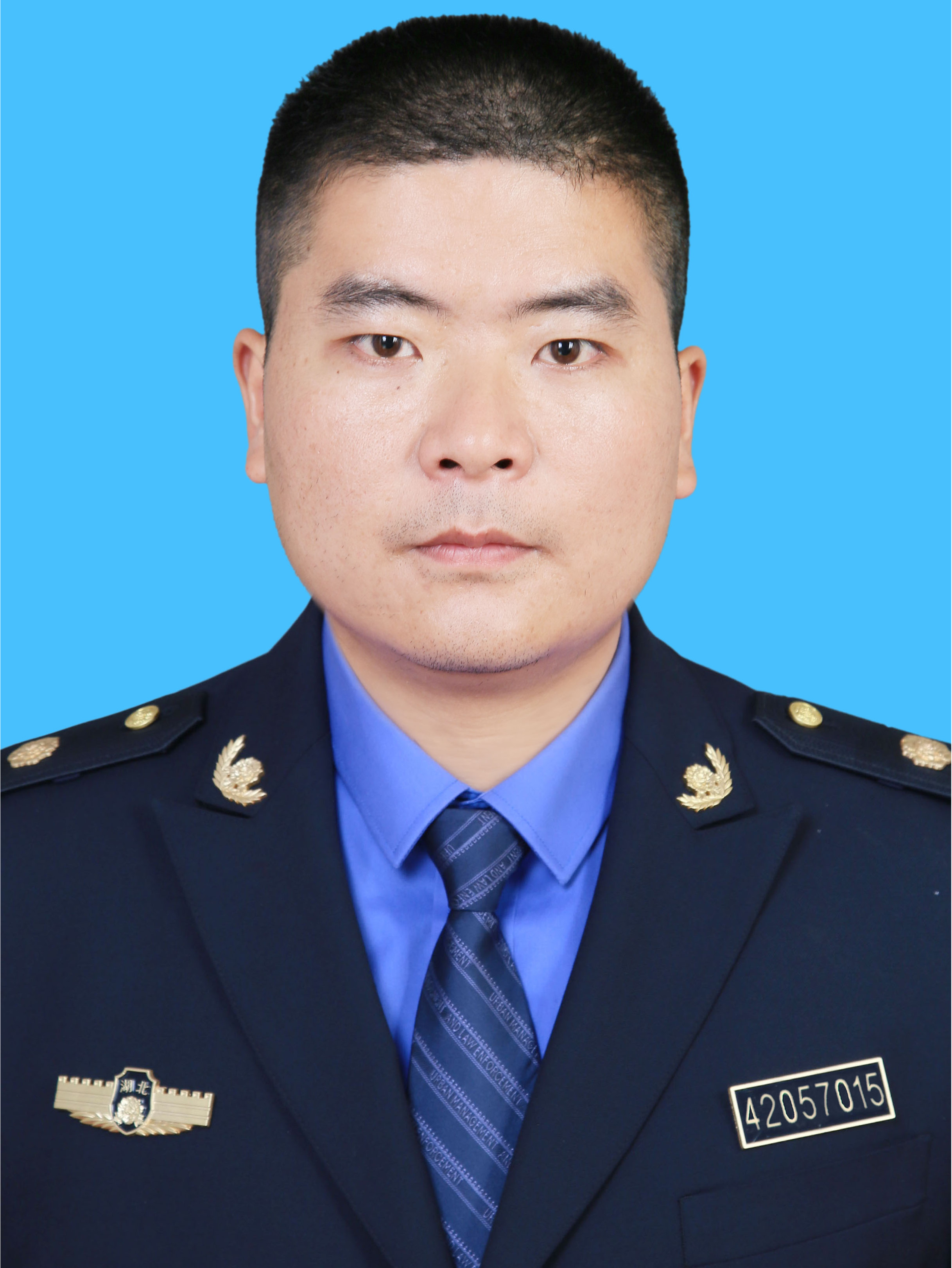 覃建