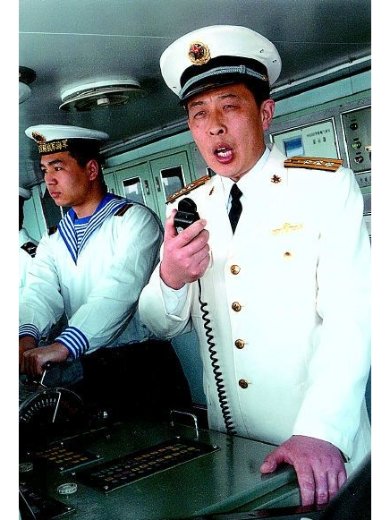  p data-id="gnwfqqpz83">李玉杰,男,海军中将军衔.